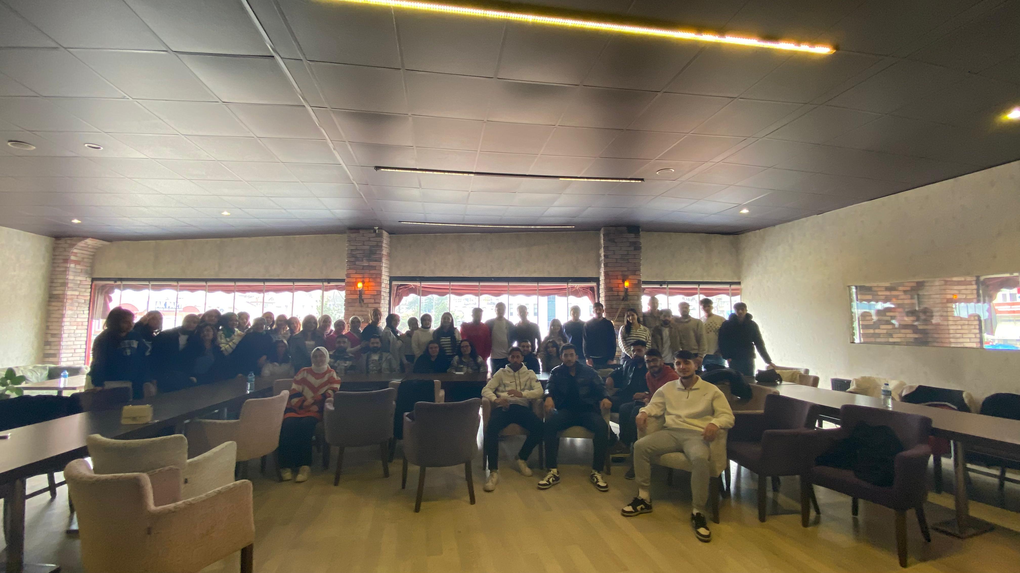 Evde hasta bakımı öğrencileri, dönem sonu kahvaltı etkinliğinde bir araya geldi...
